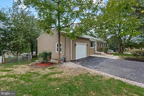 1707 Sharp Dr, Woodbridge, VA 22191 photo 4