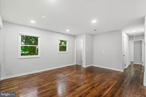 1707 Sharp Dr, Woodbridge, VA 22191 photo 9