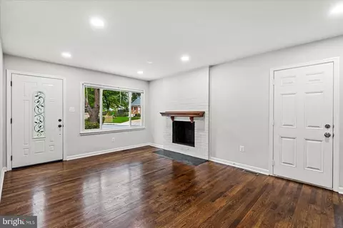 1707 Sharp Dr, Woodbridge, VA 22191 photo 7