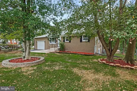 1707 Sharp Dr, Woodbridge, VA 22191 photo 3