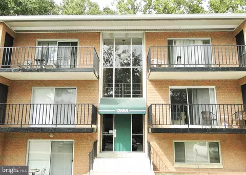12658 Dara Dr #301, Woodbridge, VA 22192