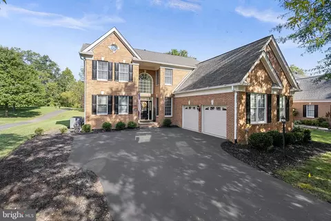 5732 Solheim Cup Dr, Haymarket, VA 20169