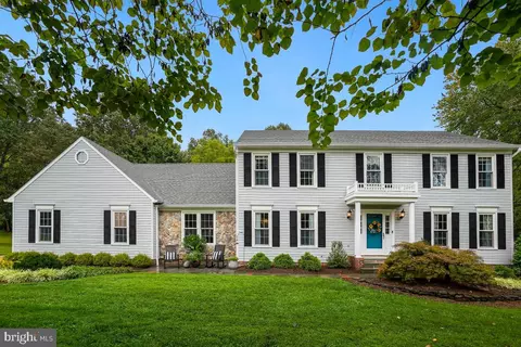 10538 Knollwood Dr, Manassas, VA 20111
