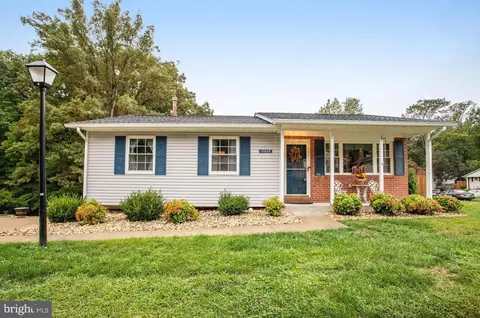 12608 Oakwood Dr, Woodbridge, VA 22192