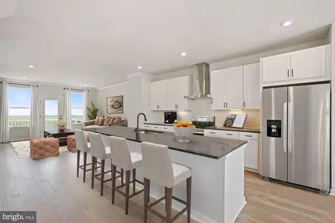 13205 Nixon Ln, Woodbridge, VA 22193