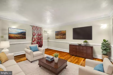 2866 Gloucester Ct, Woodbridge, VA 22191