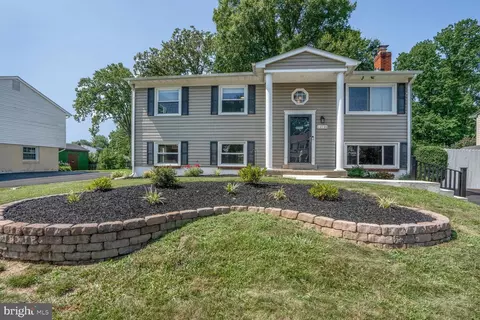 13736 Langstone Dr, Woodbridge, VA 22193