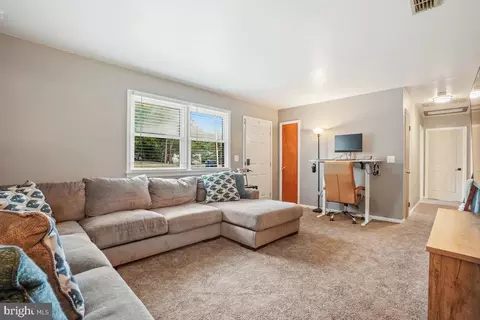 8024 Oak St, Manassas, VA 20111 photo 7