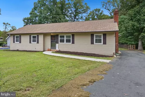 8024 Oak St, Manassas, VA 20111 photo 2