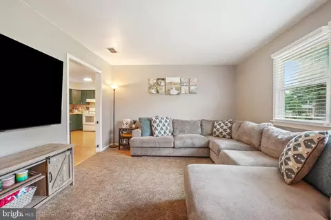 8024 Oak St, Manassas, VA 20111 photo 5