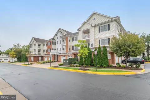 15110 Heather Mill Ln #204, Haymarket, VA 20169