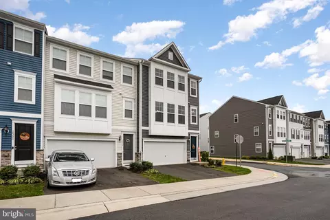 18236 Summit Pointe Dr, Triangle, VA 22172 photo 2