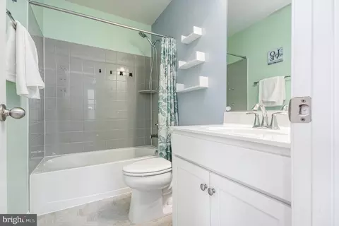 18236 Summit Pointe Dr, Triangle, VA 22172 photo 31
