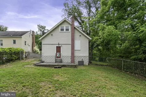 19316 Weaver Rd, Triangle, VA 22172 photo 5