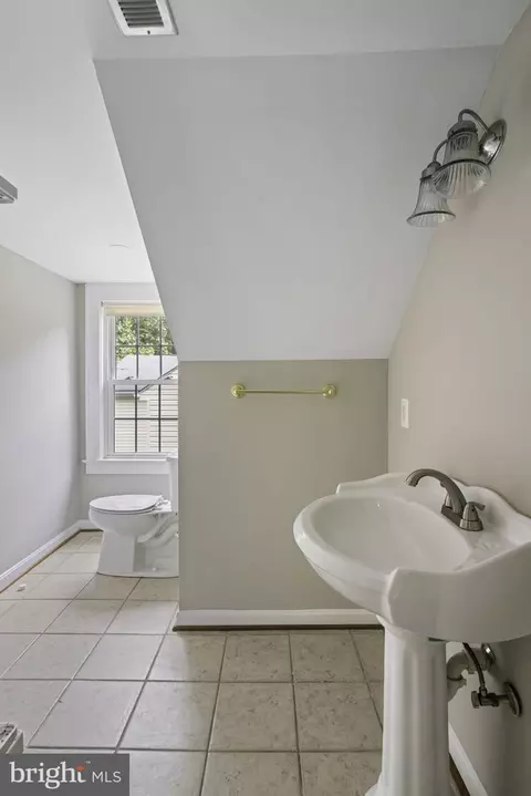 19316 Weaver Rd, Triangle, VA 22172 photo 11