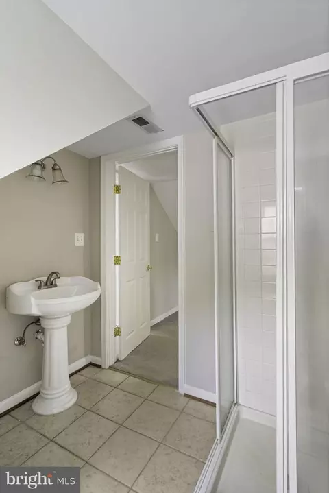 19316 Weaver Rd, Triangle, VA 22172 photo 12