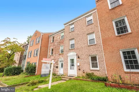 16720 Chowning Ct, Woodbridge, VA 22191