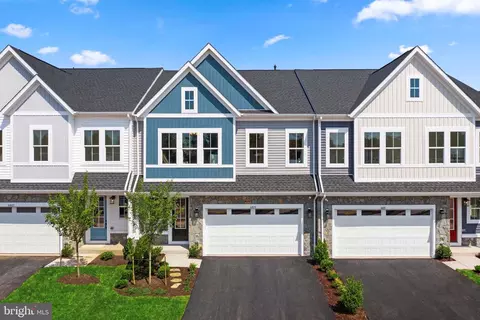 6809 Autumn Harvest Trl, Gainesville, VA 20155