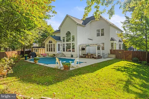Exterior - 5513 Victory Loop, Manassas, VA 20112 photo 6 of 9