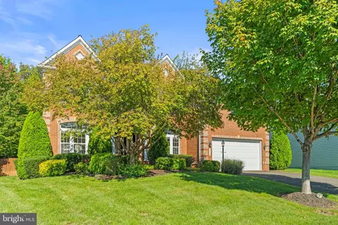 Exterior - 5513 Victory Loop, Manassas, VA 20112 photo 3 of 9