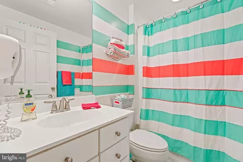 Bath - 5513 Victory Loop, Manassas, VA 20112 photo 7 of 7