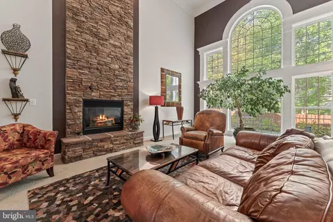 Living - 5513 Victory Loop, Manassas, VA 20112 photo 2 of 2