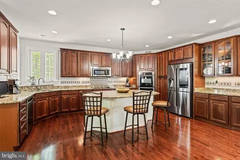 Kitchen - 5513 Victory Loop, Manassas, VA 20112 photo 7 of 8