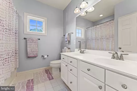 Bath - 5513 Victory Loop, Manassas, VA 20112 photo 2 of 7
