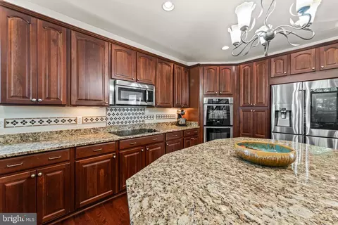 Kitchen - 5513 Victory Loop, Manassas, VA 20112 photo 3 of 8