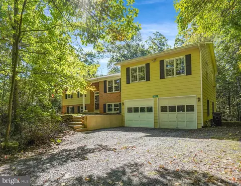16011 Tiffany Ln, Haymarket, VA 20169