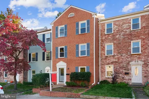 16724 Chowning Ct, Woodbridge, VA 22191