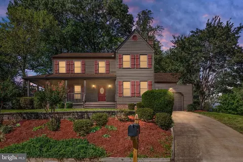 15500 Golf Club Dr, Dumfries, VA 22025