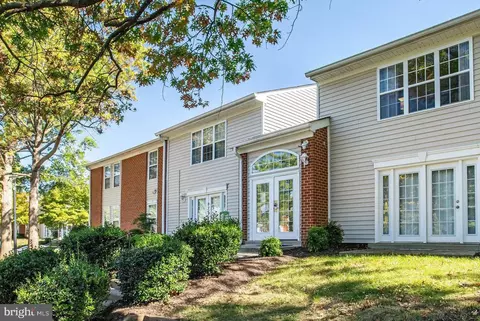15639 Horseshoe Ln, Woodbridge, VA 22191