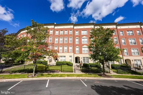 7935 Crescent Park Dr, Gainesville, VA 20155