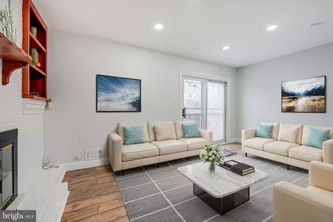 Living - 2404 Kilpatrick Pl, Dumfries, VA 22026 photo 7 of 7