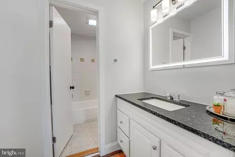 Bath - 2404 Kilpatrick Pl, Dumfries, VA 22026 photo 2 of 4
