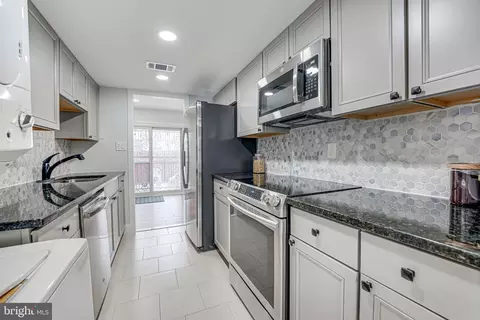 Kitchen - 2404 Kilpatrick Pl, Dumfries, VA 22026 photo 1 of 1