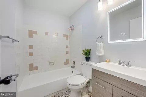 Bath - 2404 Kilpatrick Pl, Dumfries, VA 22026 photo 4 of 4