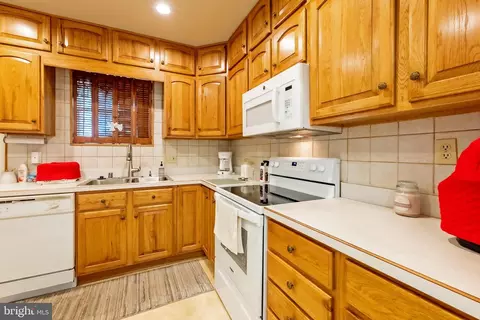 18920 Barnette Cir, Triangle, VA 22172 photo 12