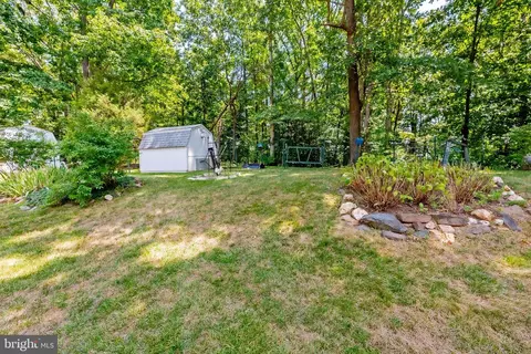 18920 Barnette Cir, Triangle, VA 22172 photo 40