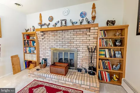 18920 Barnette Cir, Triangle, VA 22172 photo 5