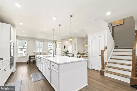 1693 Dunnington Pl, Dumfries, VA 22026