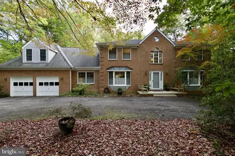 11749 Saint Davids Ct, Woodbridge, VA 22192