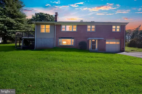 8400 Aubrey Dr, Manassas, VA 20111