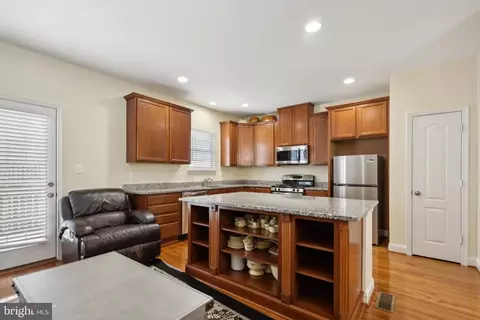 4809 Potomac Highlands Cir, Triangle, VA 22172 photo 8