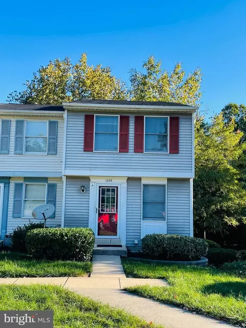 1636 Thenia Pl, Woodbridge, VA 22192