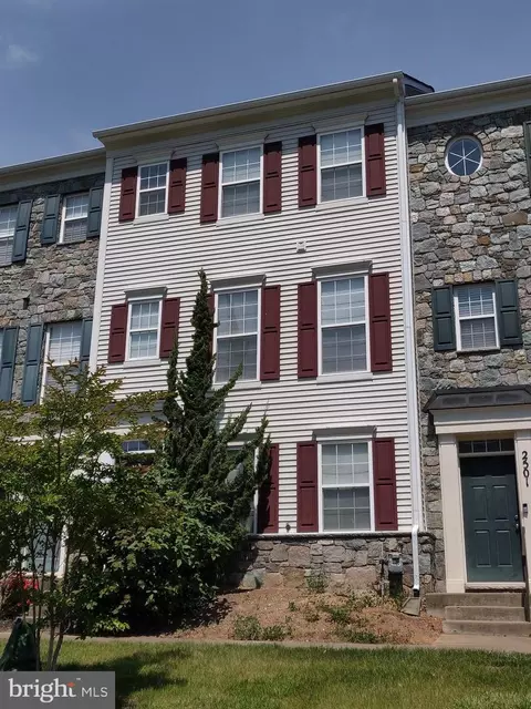 2503 Basin View Ln, Woodbridge, VA 22191