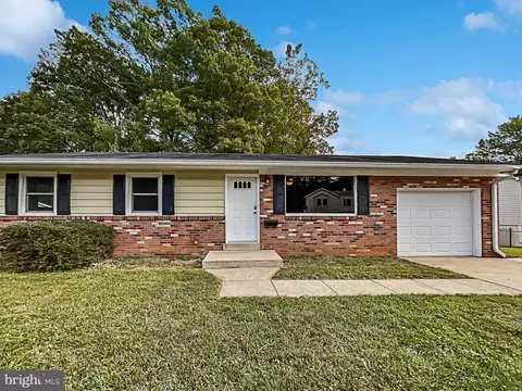 3907 Fillmore Dr, Woodbridge, VA 22193
