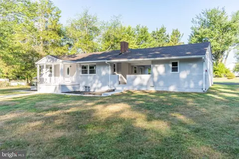 4209 Meyers Rd, Triangle, VA 22172 photo 1