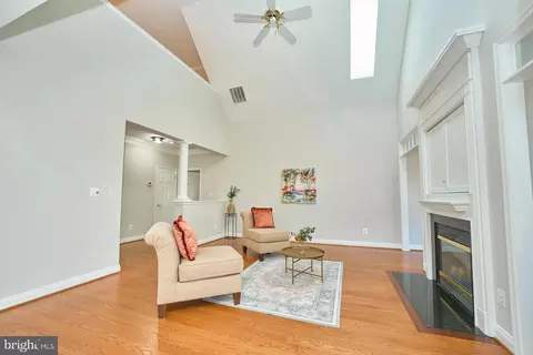 Living - 13400 Fieldstone Way, Gainesville, VA 20155 photo 5 of 9